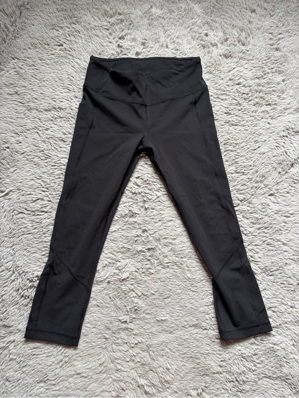 Lululemon Flawed Capri Leggings size 6